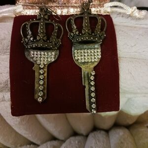 Crown Key Earrings with Rhinestones New